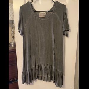 Flows grey top